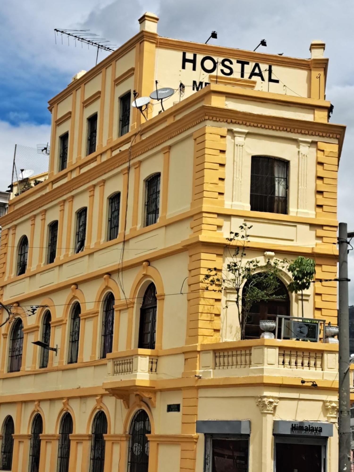 Hostal Mediodia Hostel Quito Exterior photo