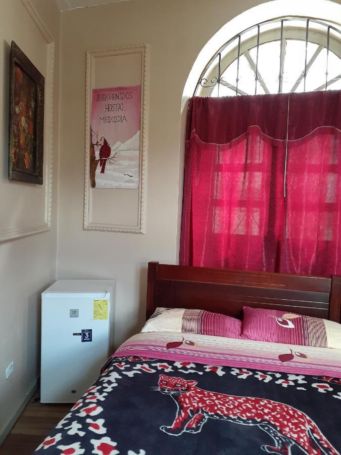 Hostal Mediodia Quito Exterior photo